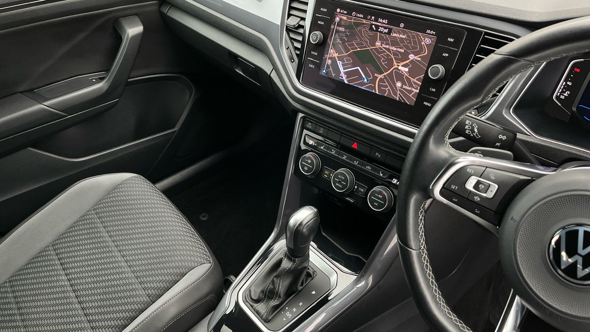 Volkswagen T-Roc Image 18