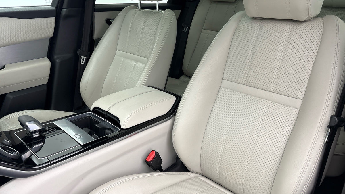 Land Rover Range Rover Velar Image 7