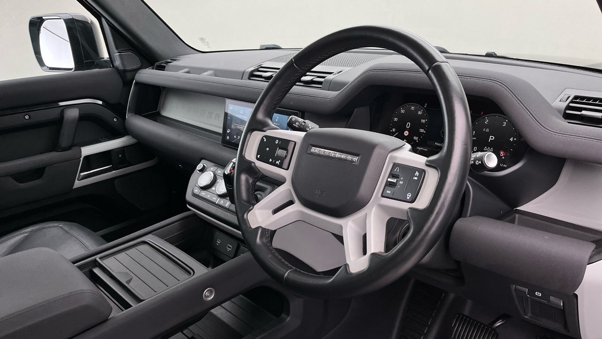 Land Rover Defender 110 Urban Image 5