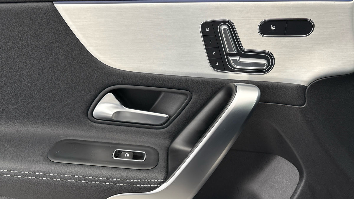 Mercedes-Benz CLA Image 19