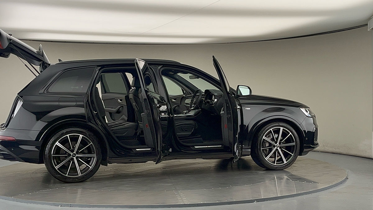 More views of Audi Q7