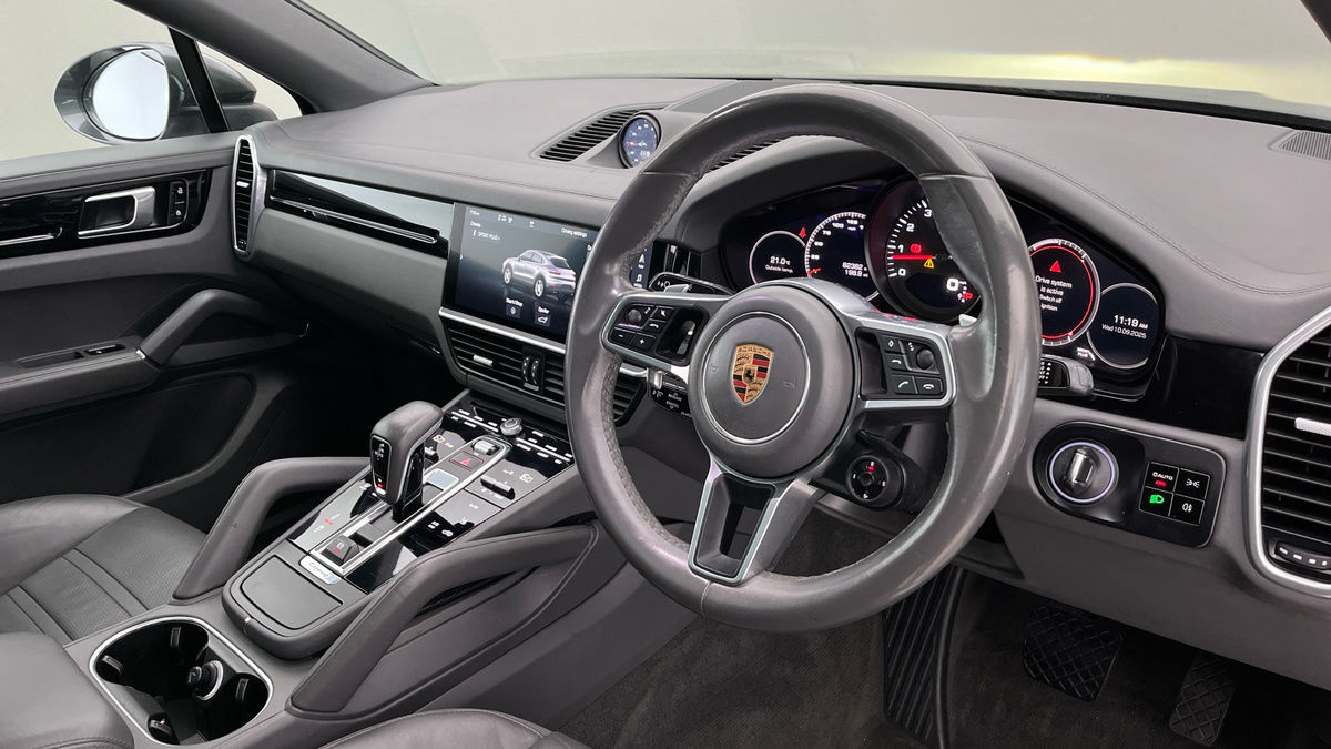 Porsche Cayenne Image 5