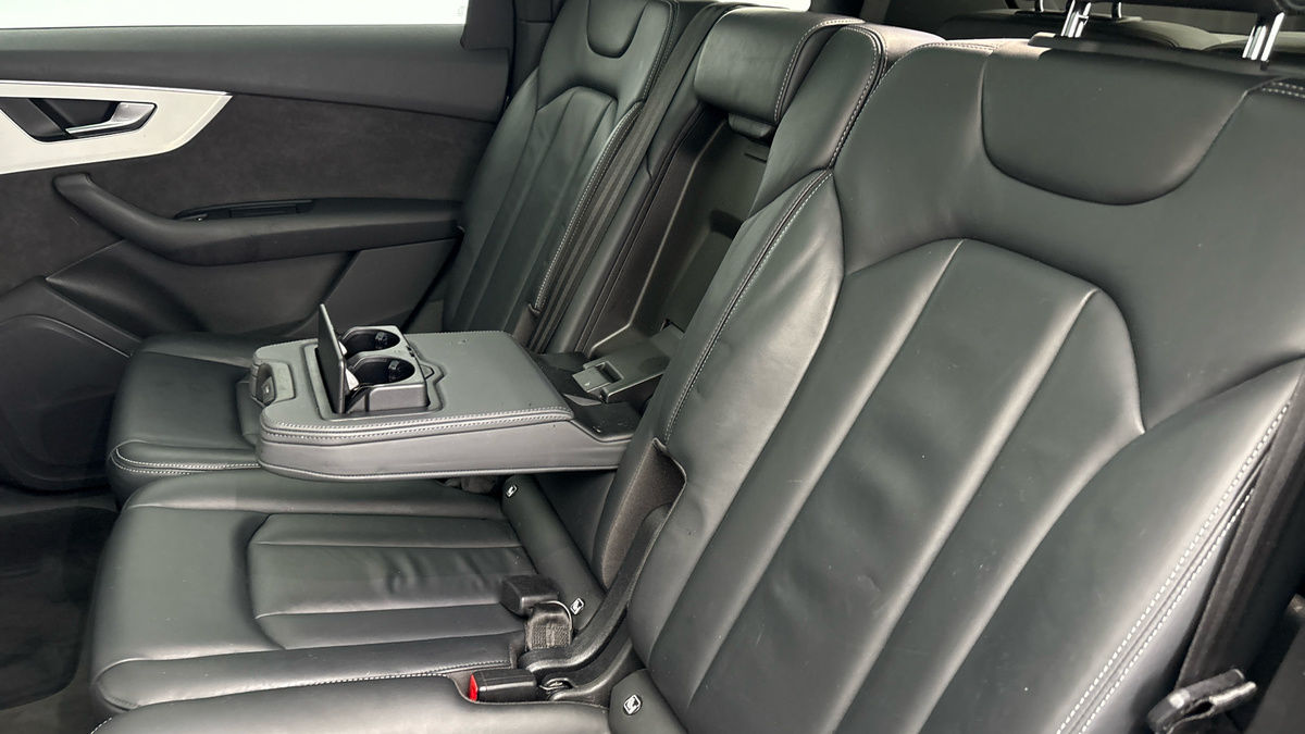 Audi Q7 Image 9