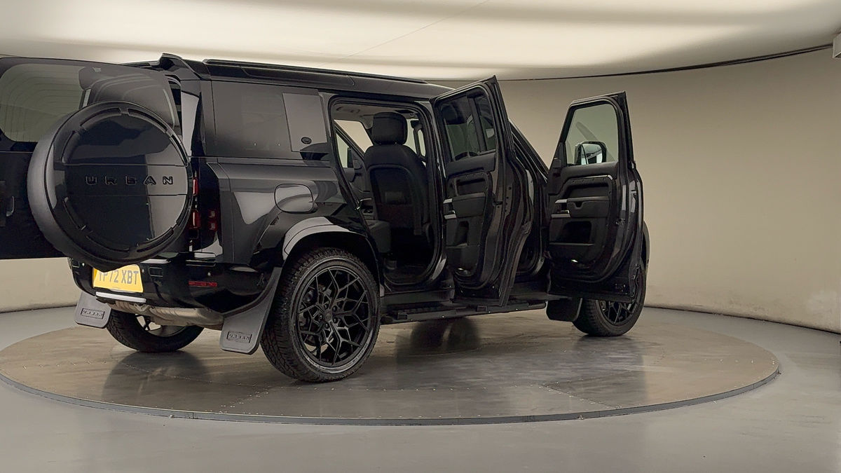 More views of Land Rover Defender 110
