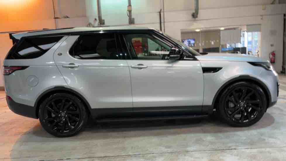 More views of Land Rover Discovery