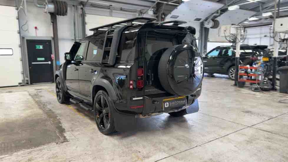 More views of Land Rover Defender 110