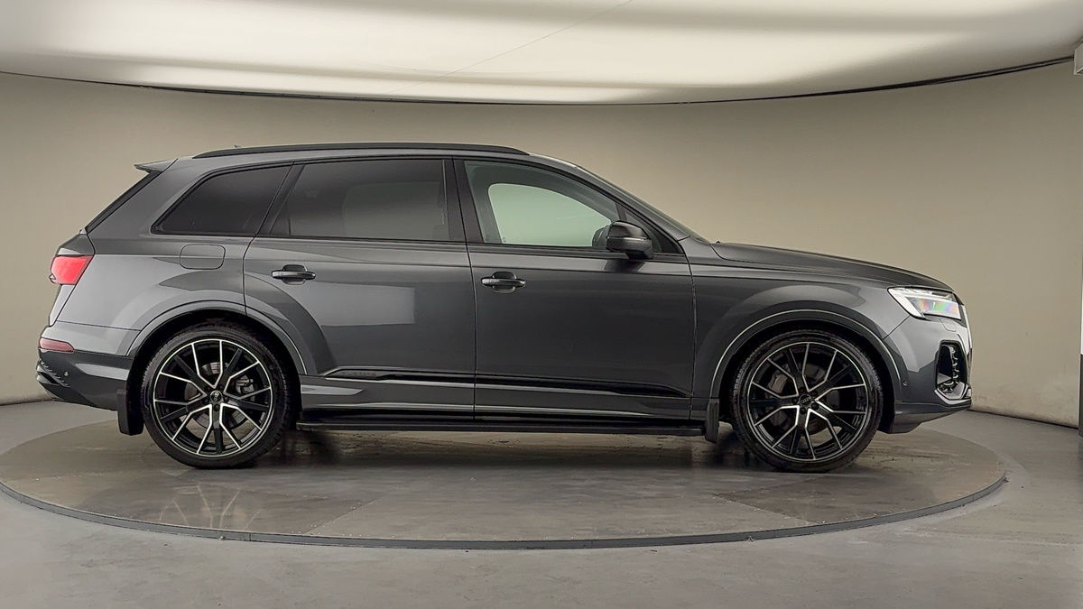 Audi Q7 Image 16
