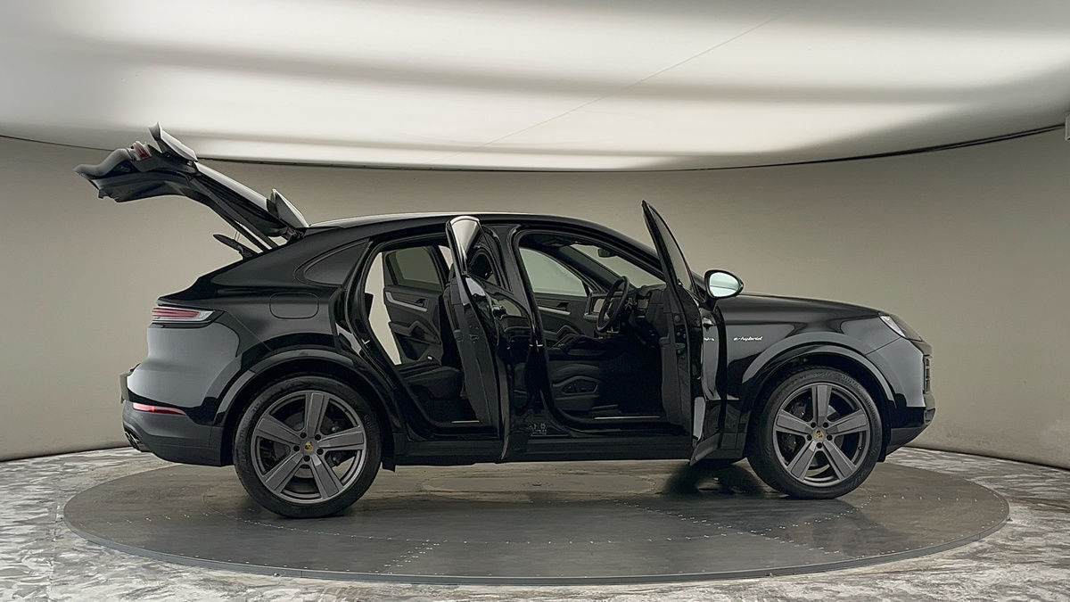 More views of Porsche Cayenne