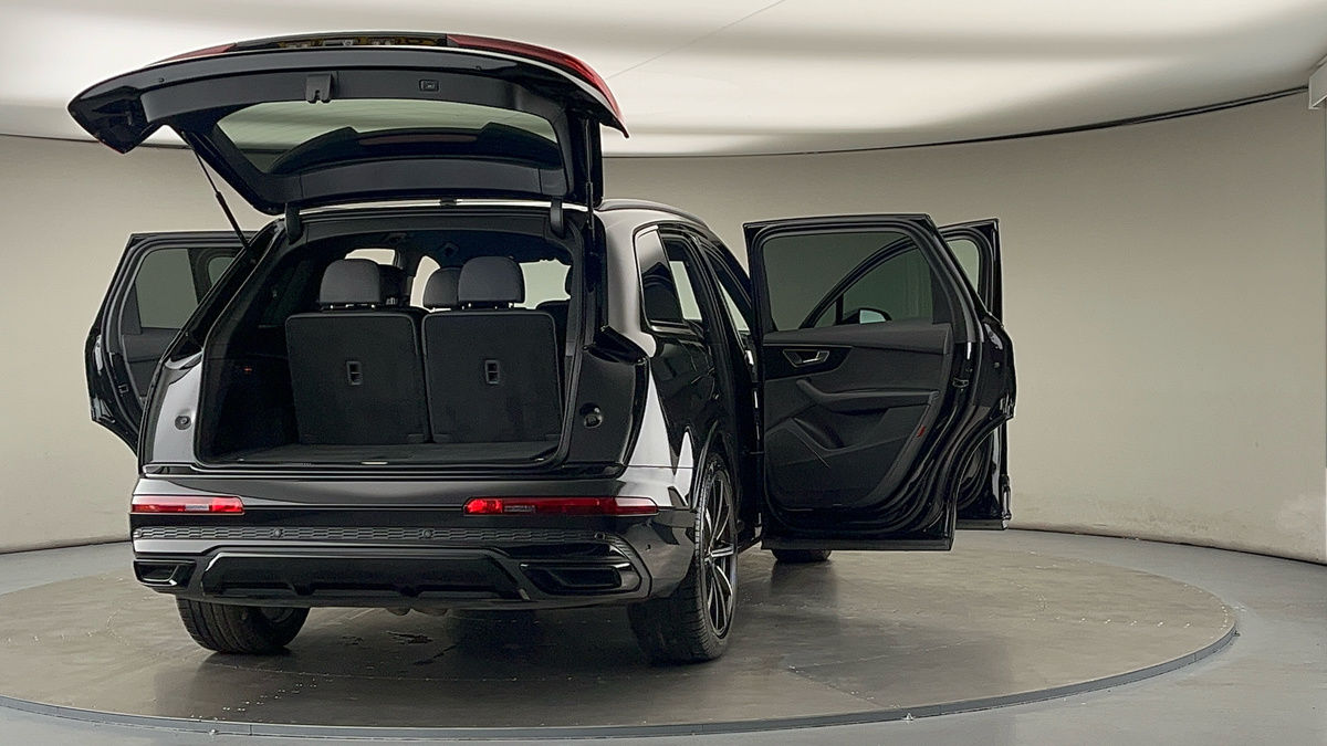 More views of Audi Q7