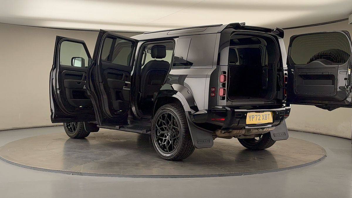 More views of Land Rover Defender 110