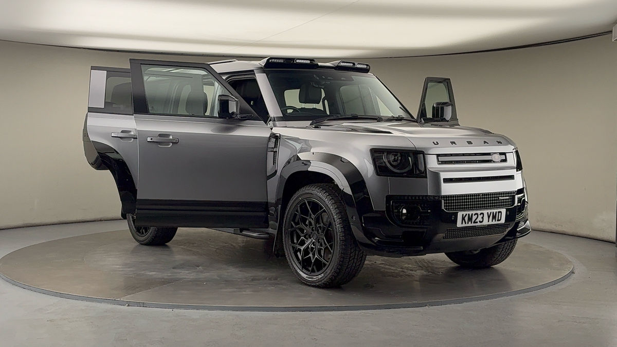 More views of Land Rover Defender 110