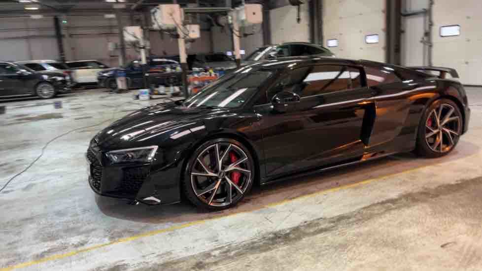 More views of Audi R8