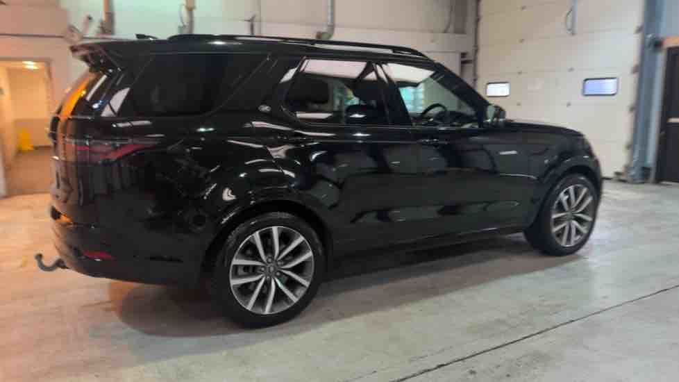 More views of Land Rover Discovery