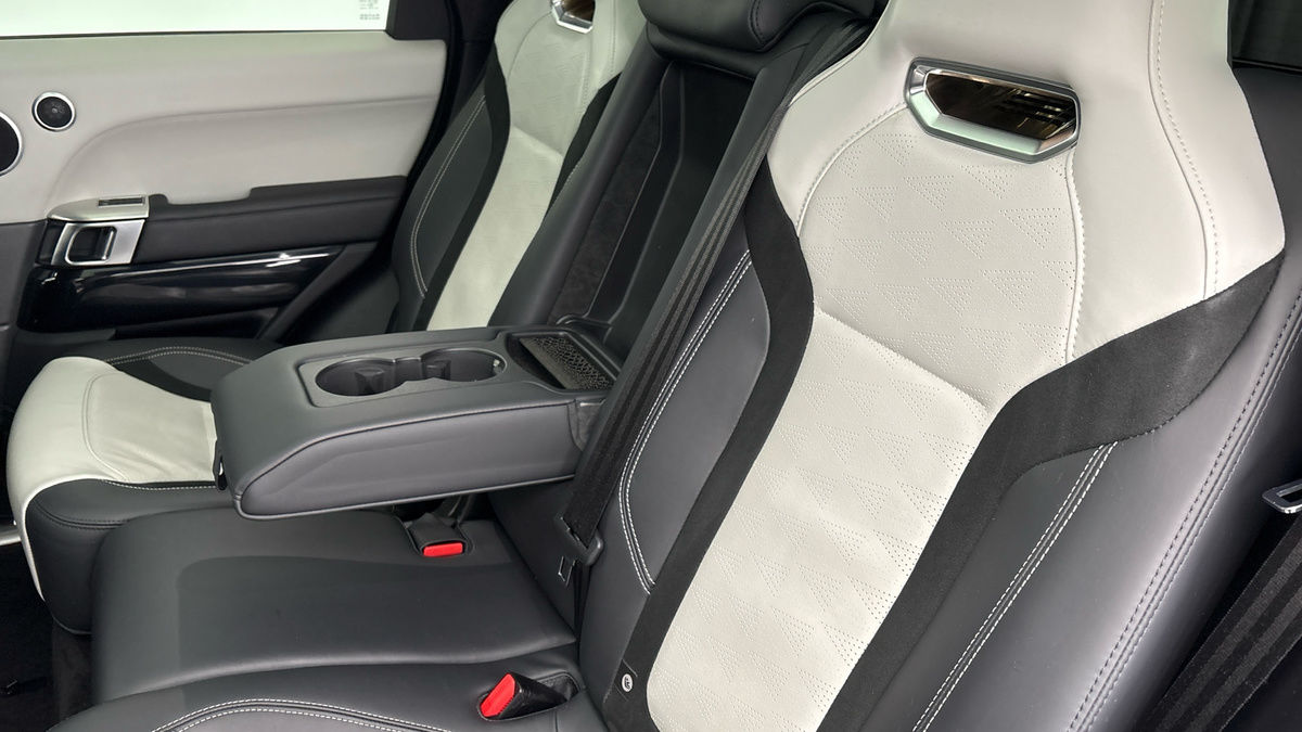 Land Rover Range Rover Sport Image 9
