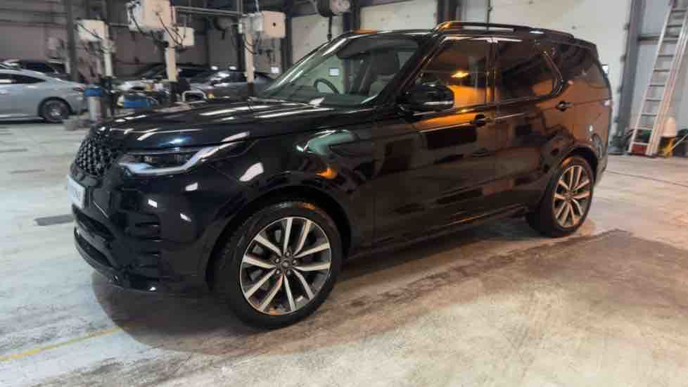 More views of Land Rover Discovery