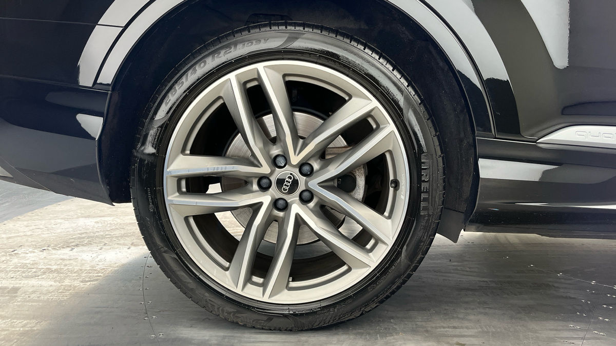 Audi Q7 Image 10