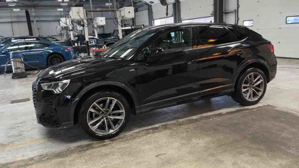 More views of Audi Q3