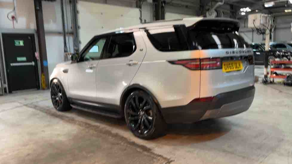 More views of Land Rover Discovery