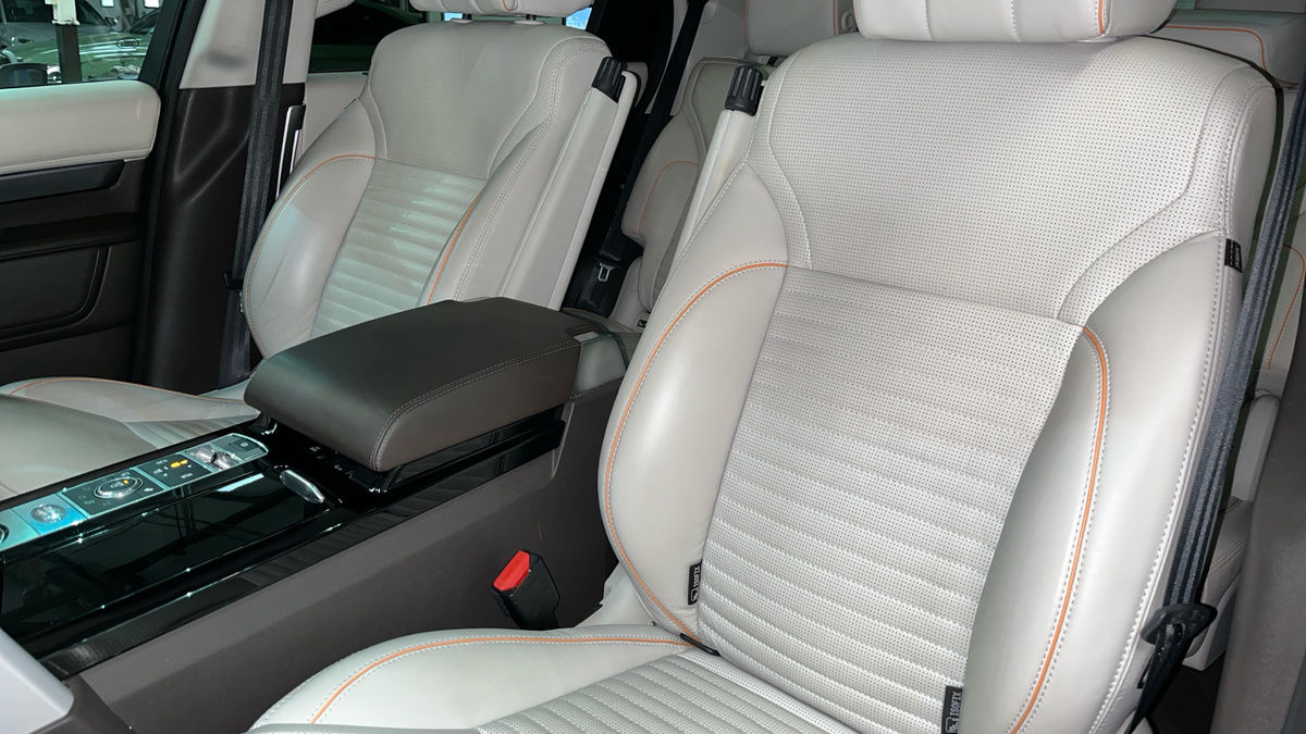 Land Rover Discovery Image 7