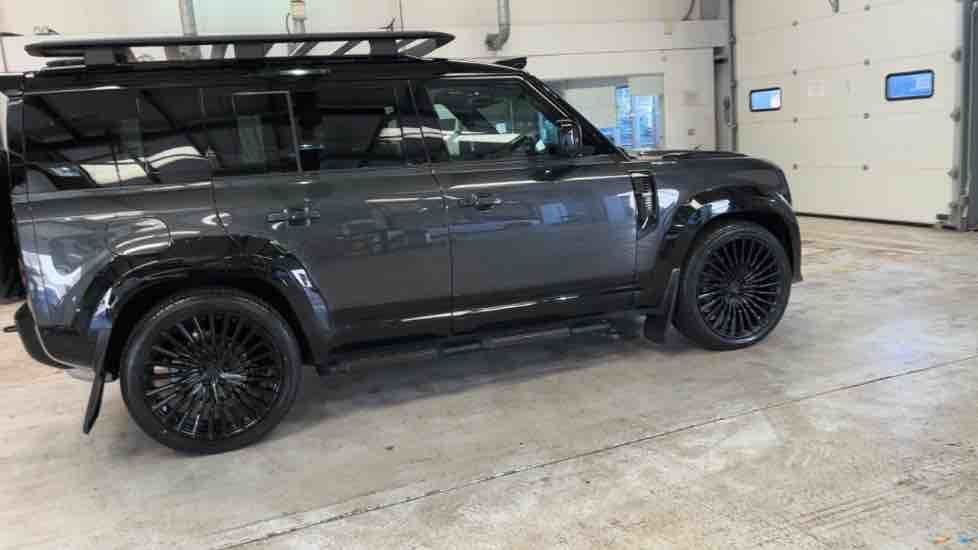 More views of Land Rover Defender 110