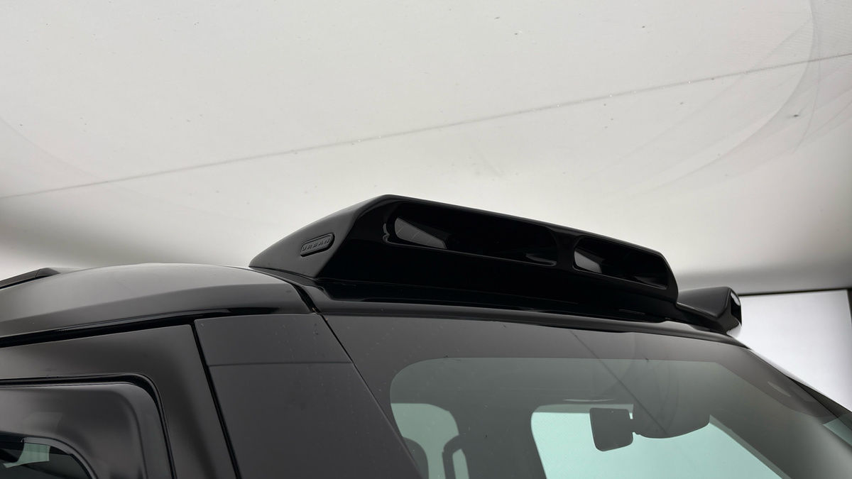 Land Rover Defender 130 Urban Image 35