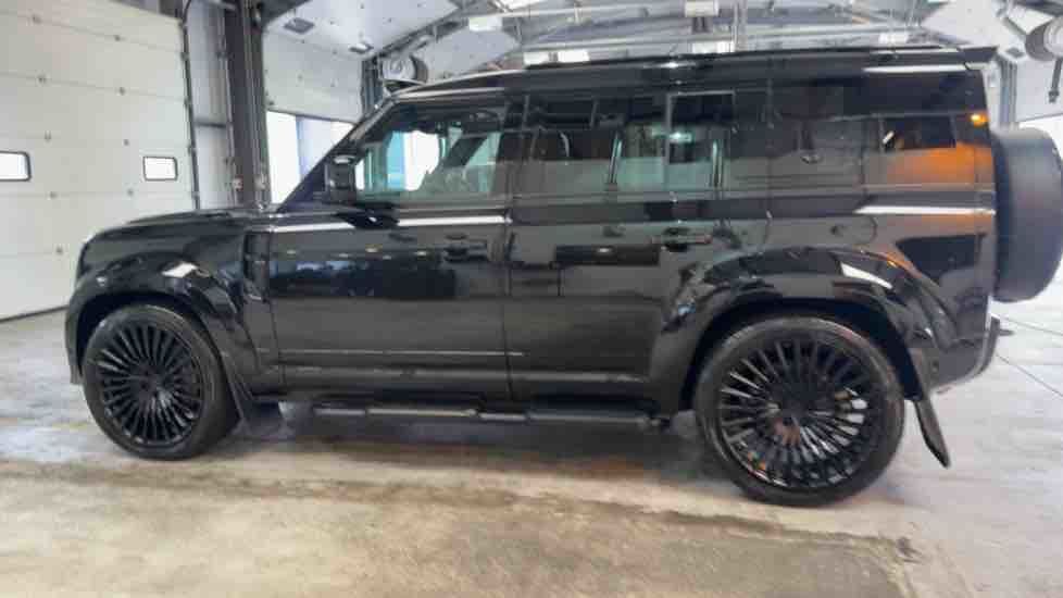 More views of Land Rover Defender 110