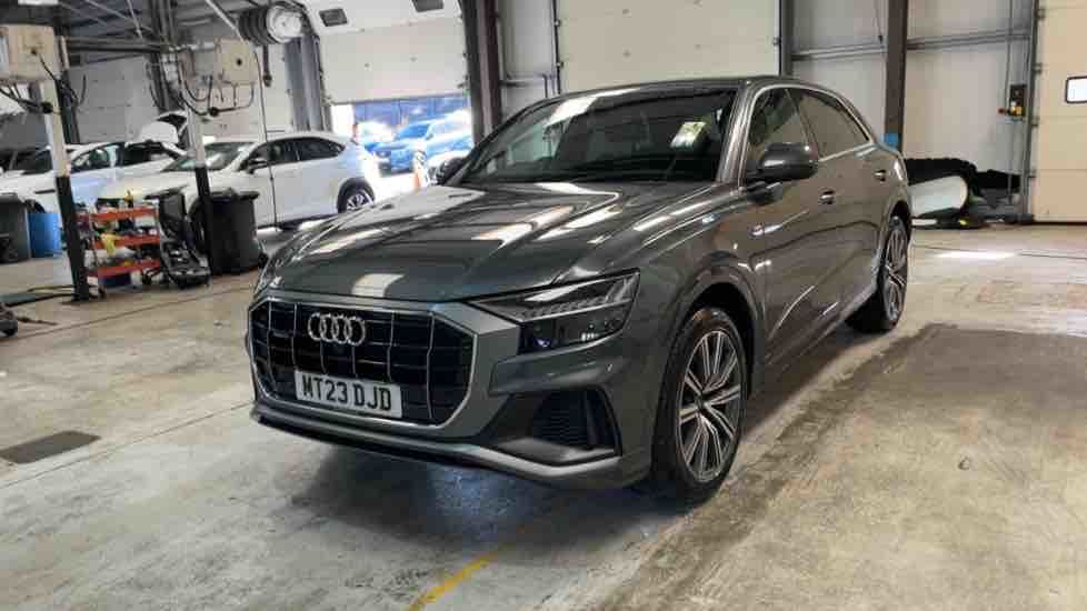 More views of Audi Q8