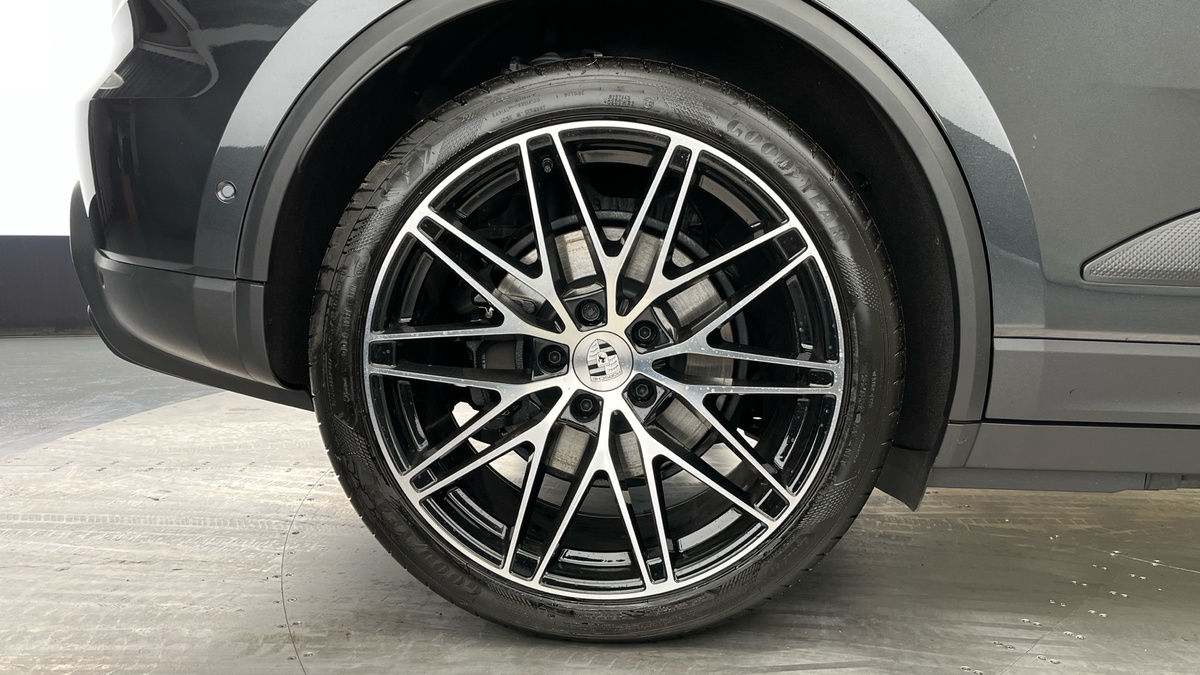 Porsche Macan Image 10