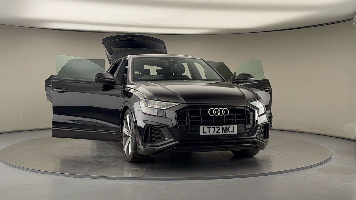 More views of Audi Q8