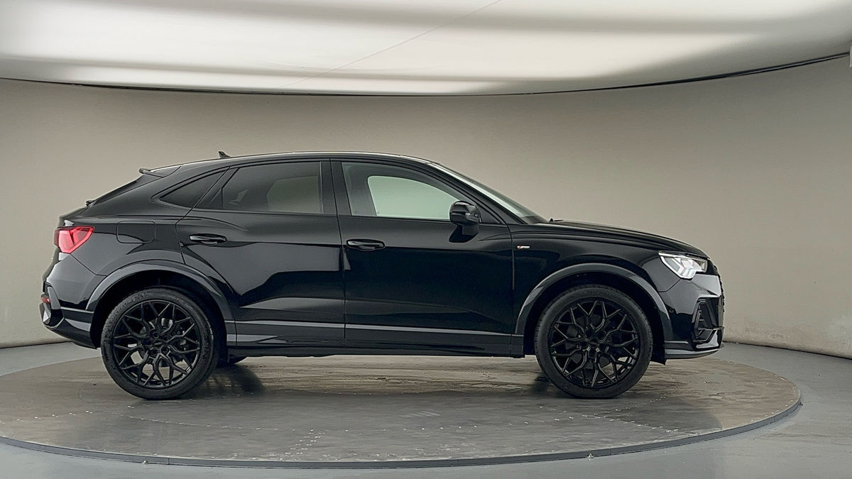 More views of Audi Q3