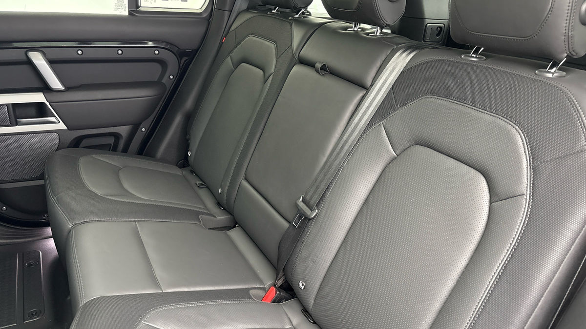 Land Rover Defender 110 Urban Image 8