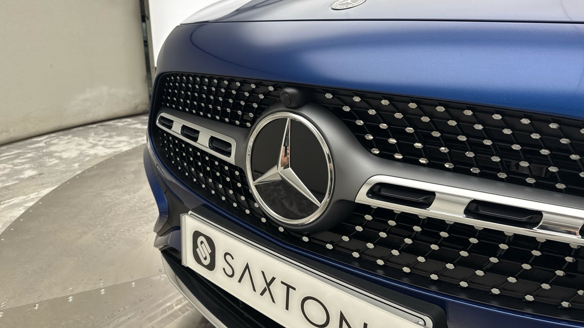 Mercedes-Benz GLA Image 17