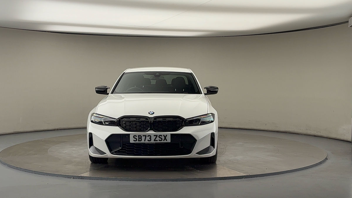 BMW 3 Series Image 3