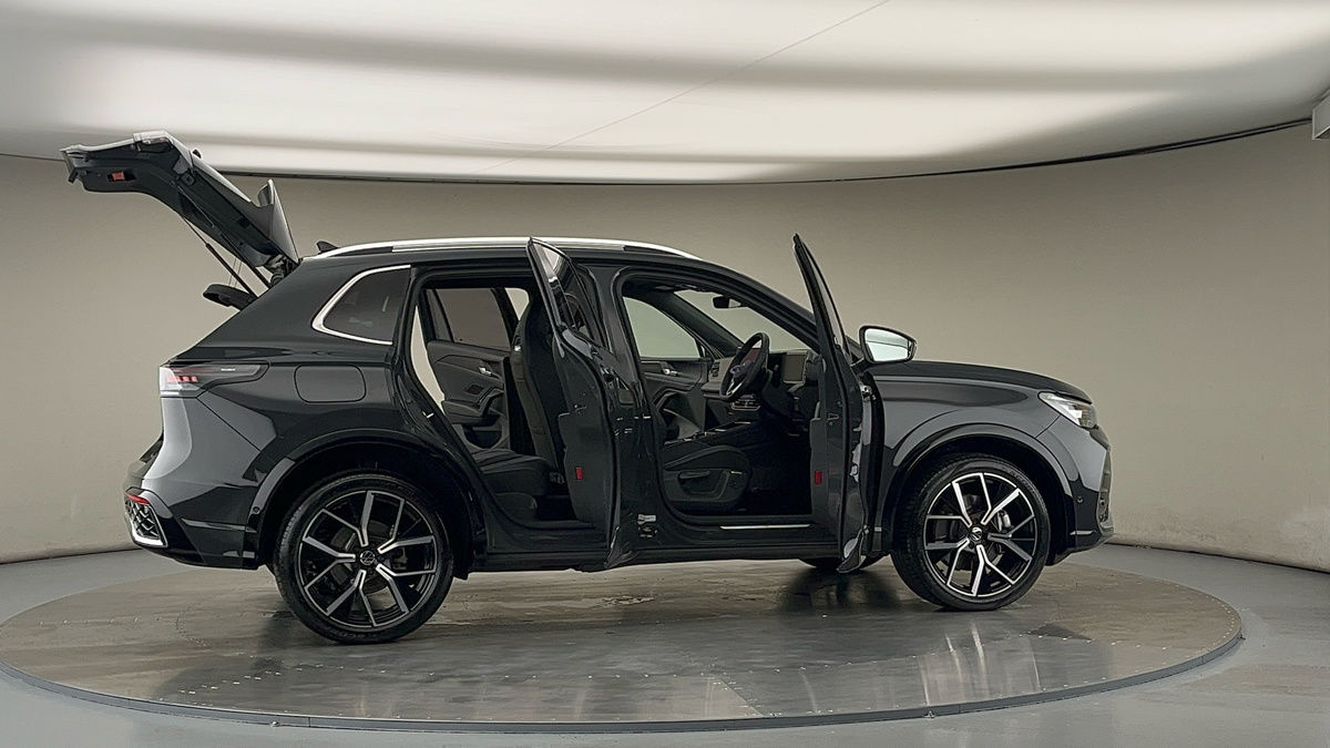 More views of Volkswagen Tiguan