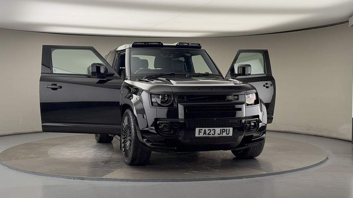 More views of Land Rover Defender 90