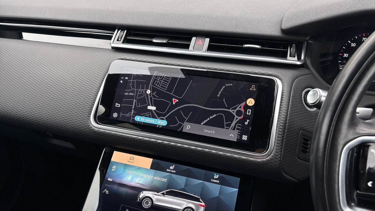Land Rover Range Rover Velar Image 17
