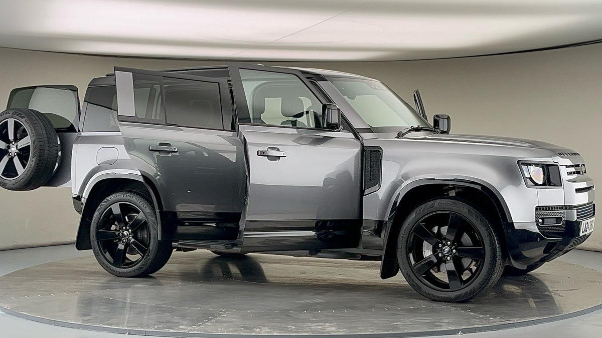 More views of Land Rover Defender 110