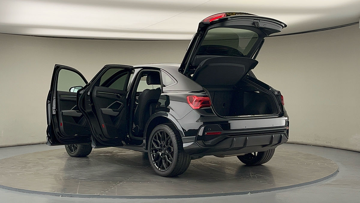 Audi Q3 Image 23