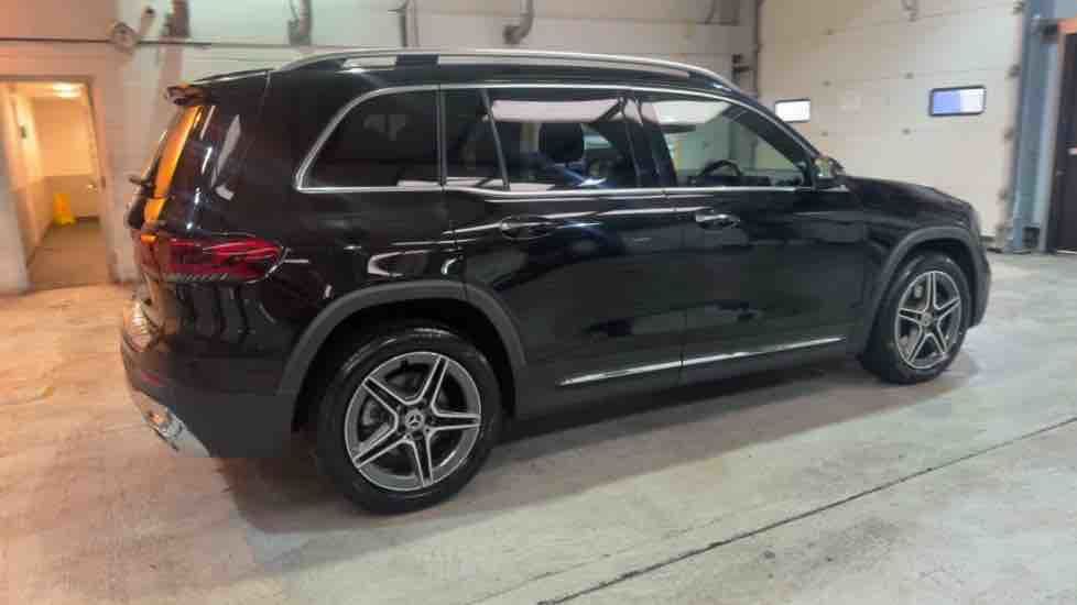 More views of Mercedes-Benz GLB