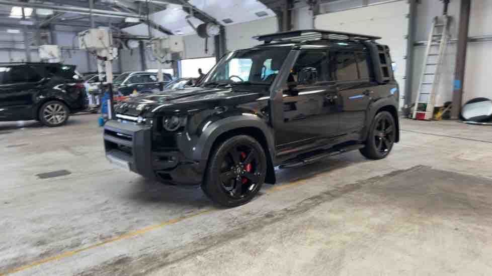 More views of Land Rover Defender 110