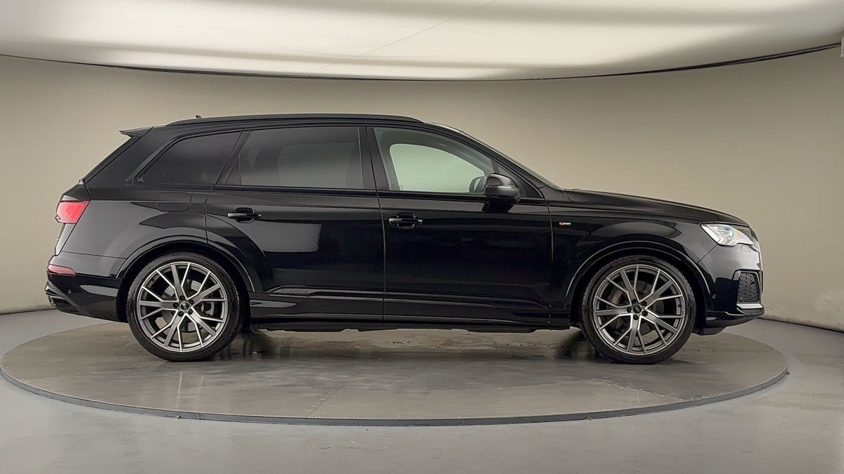 Audi Q7 Image 16