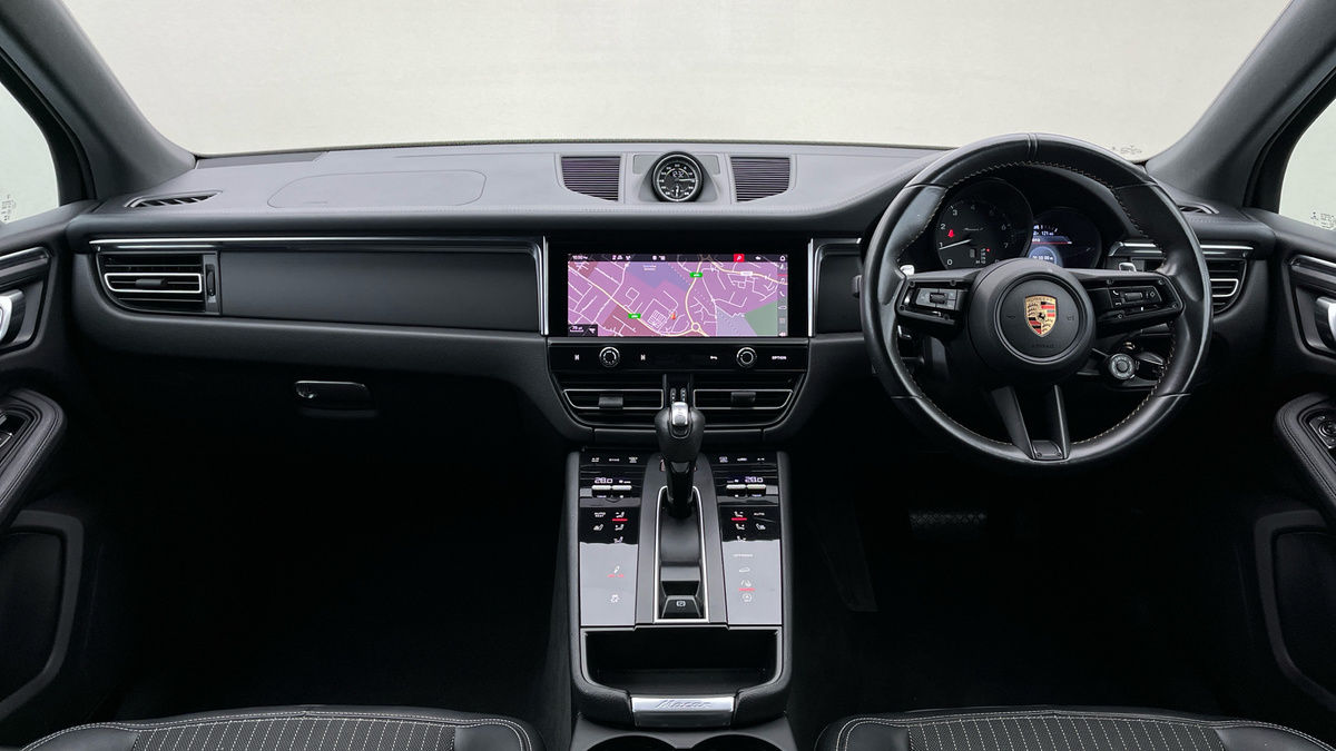 Porsche Macan Image 12