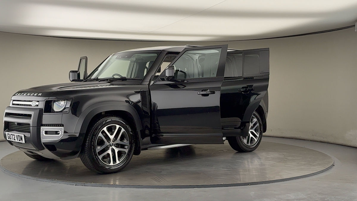 Land Rover Defender 110 Image 22