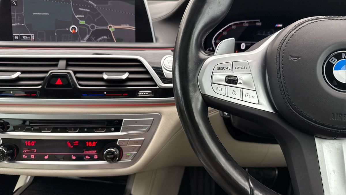 BMW 7 Series Image 13