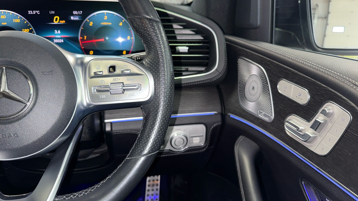 Mercedes-Benz GLE Image 14