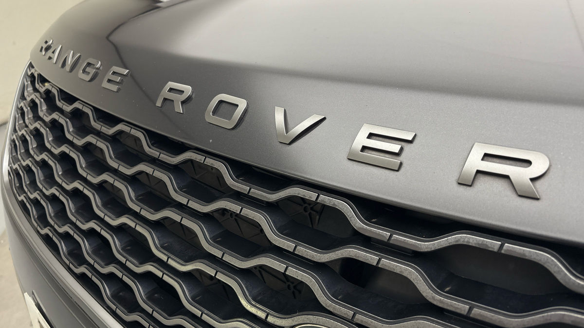 Land Rover Range Rover Velar Image 24