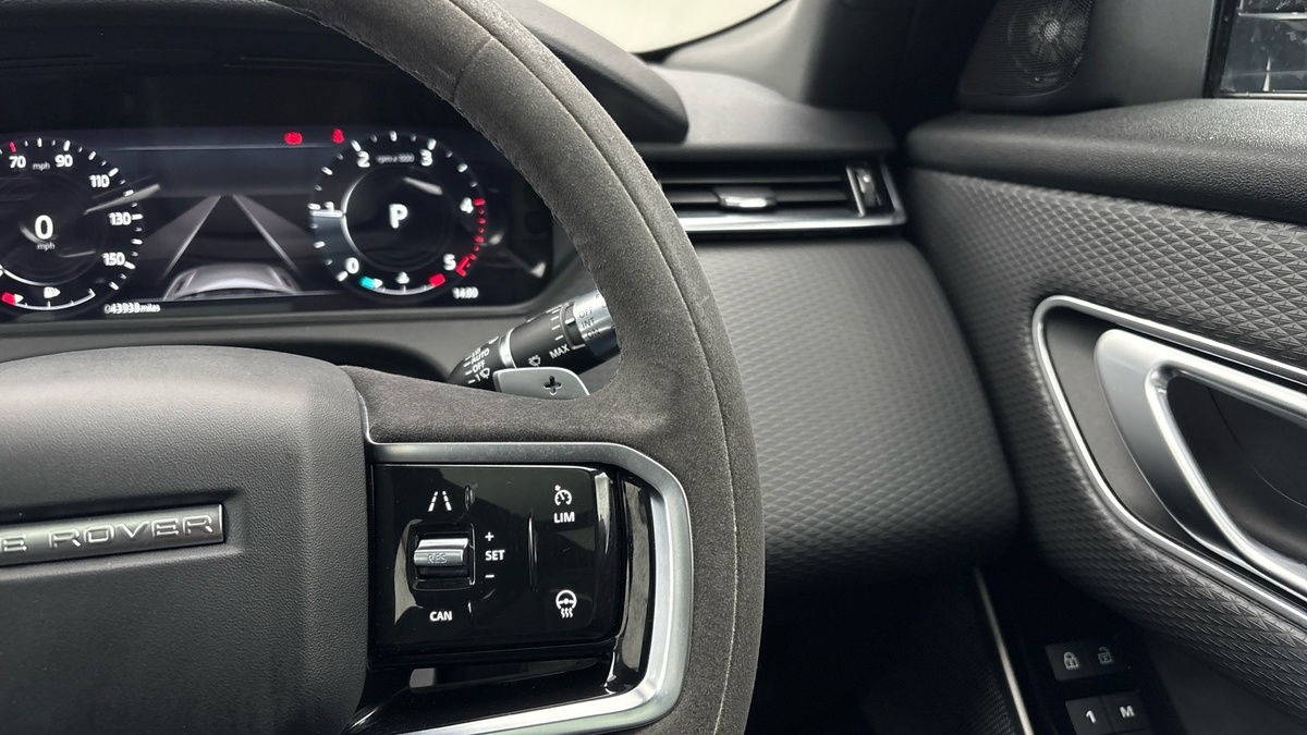 Land Rover Range Rover Velar Image 14