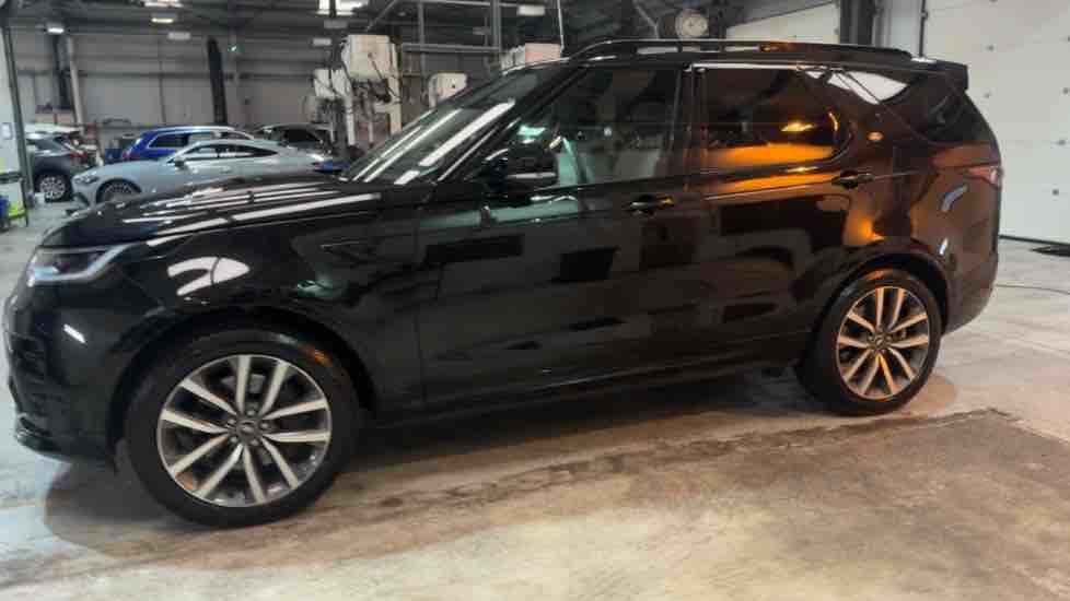 More views of Land Rover Discovery