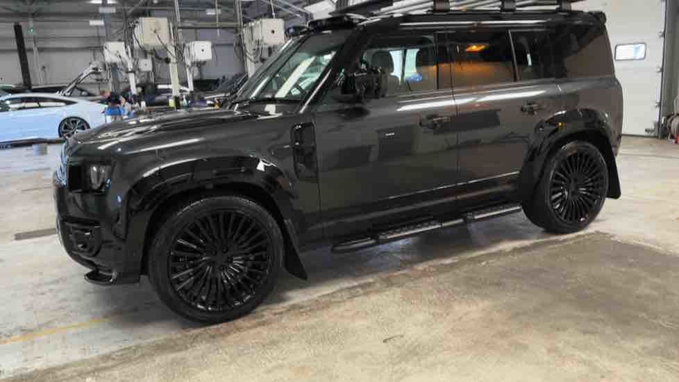 More views of Land Rover Defender 110