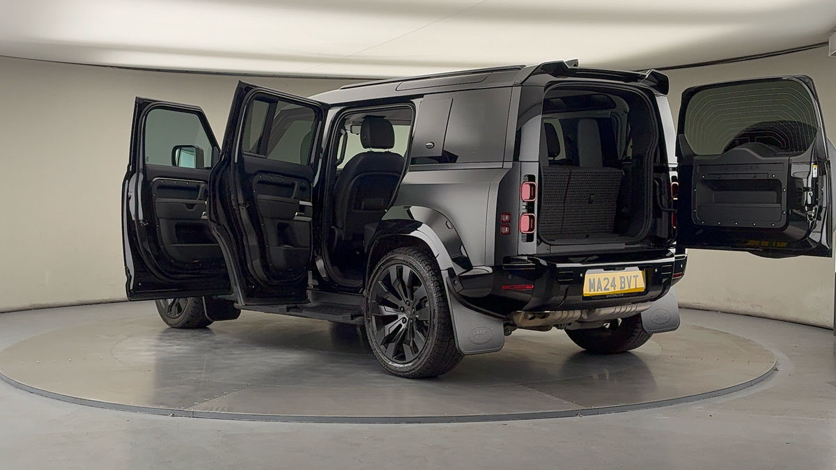 More views of Land Rover Defender 110